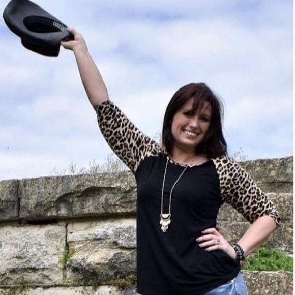 Black and leopard raglan sleeves top - Picture 3 of 8
